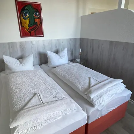 H&h Im Herzen Von Zentral In Der Langen Reihe