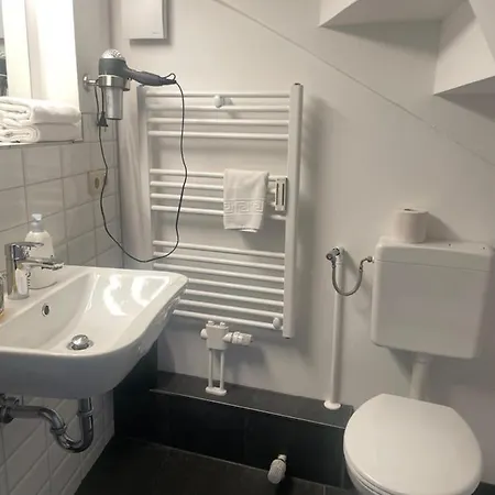 H&h Im Herzen Von Zentral In Der Langen Reihe Apartment