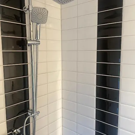 H&h Im Herzen Von Zentral In Der Langen Reihe