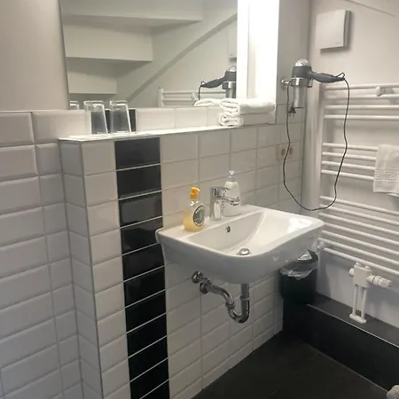 Lejlighed H&h Im Herzen Von Zentral In Der Langen Reihe *