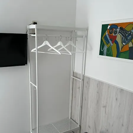 H&h Im Herzen Von Zentral In Der Langen Reihe Γκράιφσβαλντ